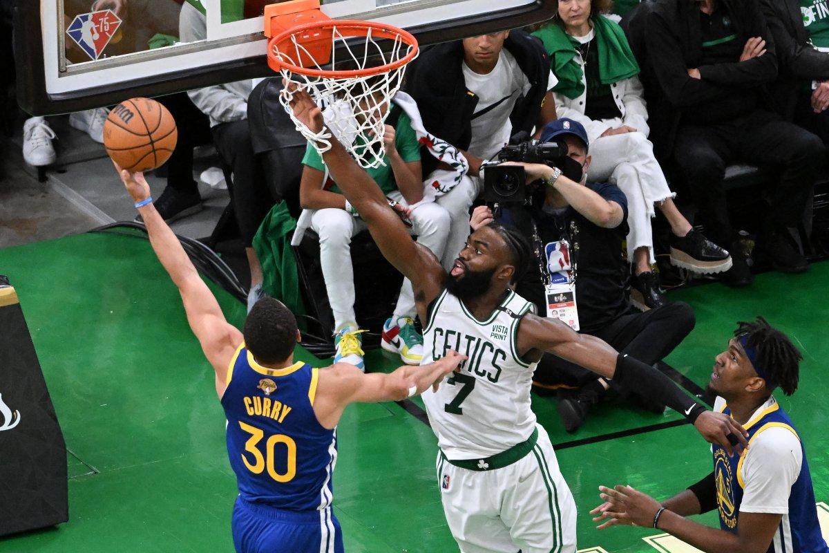 NBA finalinde Noston Celtics'i 4-2 yenen Golden State Warriors şampiyon oldu