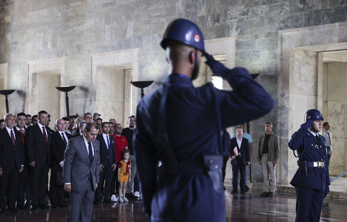 Dursun Özbek ve yönetim kurulu Anıtkabir'de