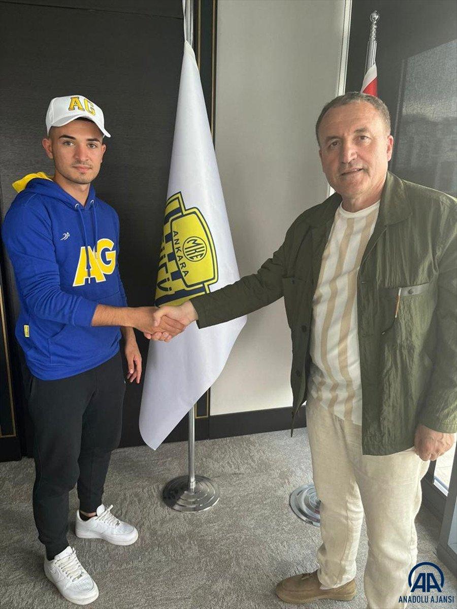 MKE Ankaragücü, Fıratcan Üzüm ile anlaştı