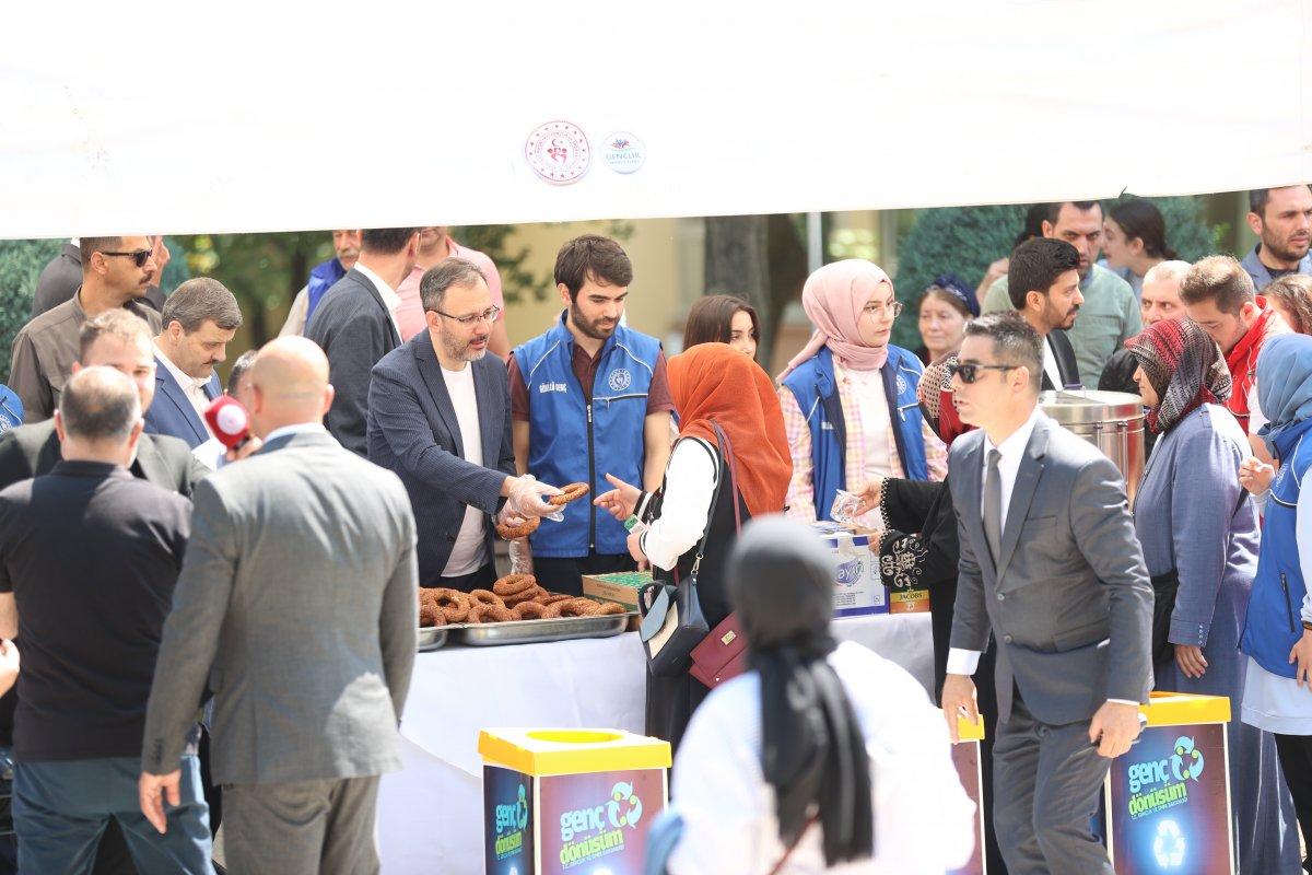 Mehmet Kasapoğlu'ndan YKS öğrencilerine ve ailelerine destek