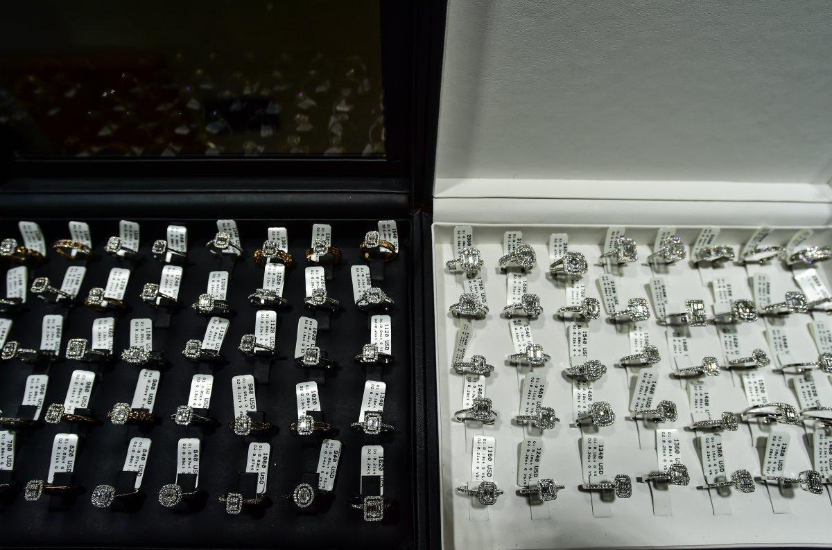 Evlilik teklifi yapacaklara kötü haber: Tektaş fiyatları 2 kat arttı