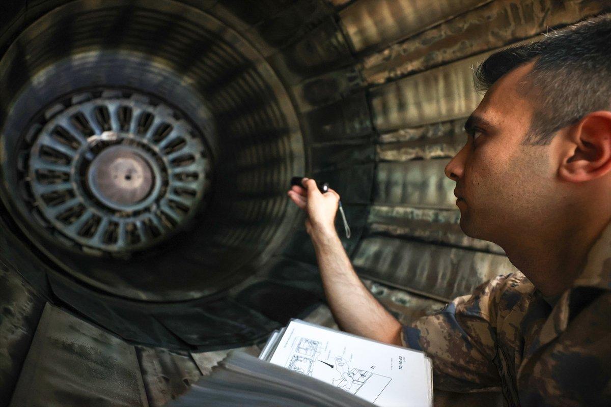 Baba ile oğlu, 9'uncu Ana Jet Üssü'nde birlikte görev yapıyor