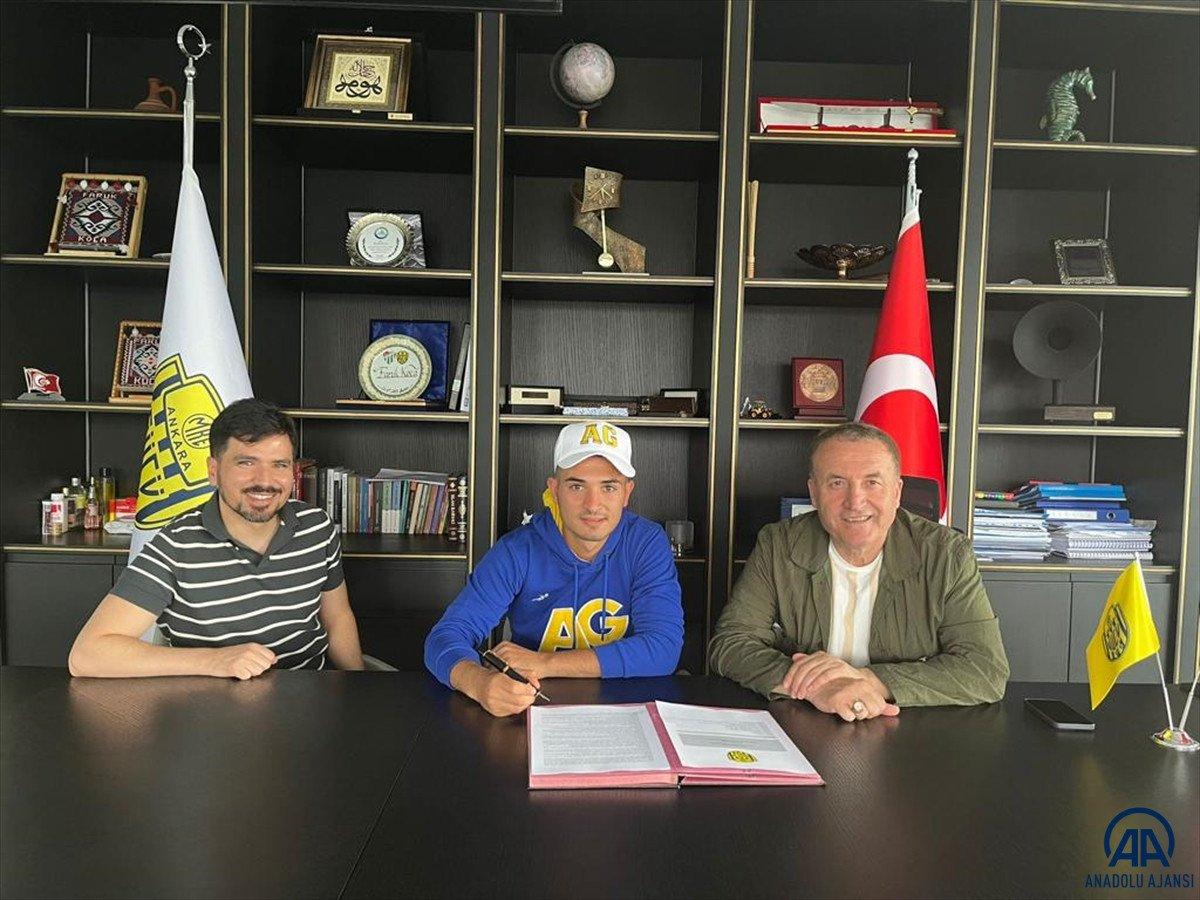 MKE Ankaragücü, Fıratcan Üzüm ile anlaştı