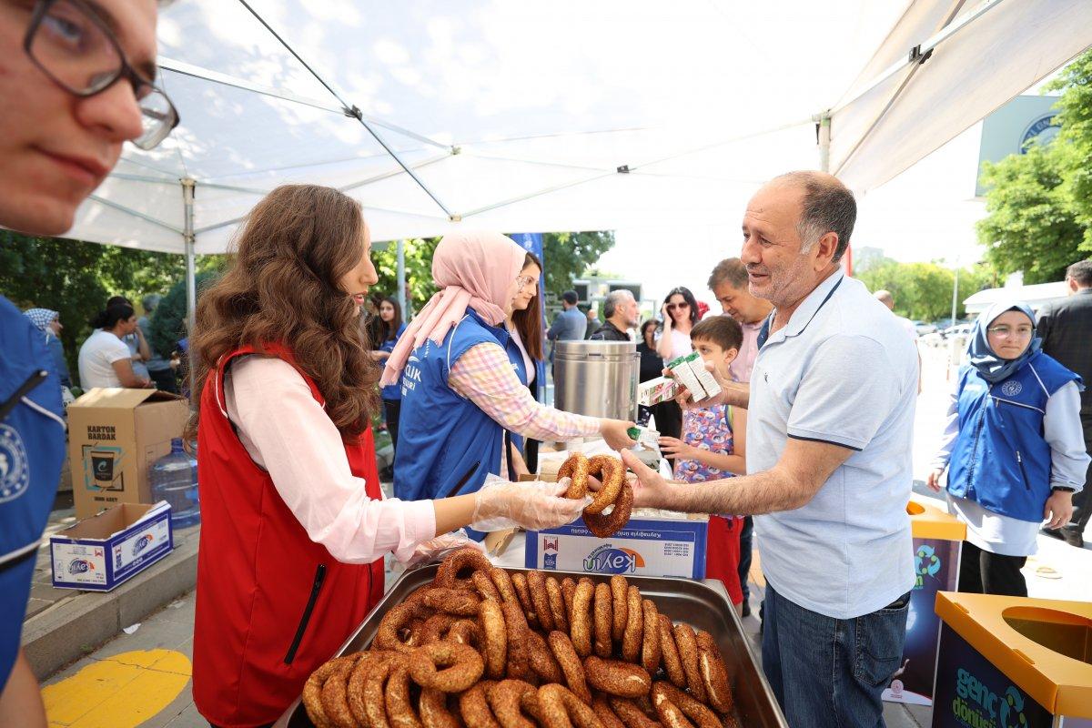 Mehmet Kasapoğlu'ndan YKS öğrencilerine ve ailelerine destek