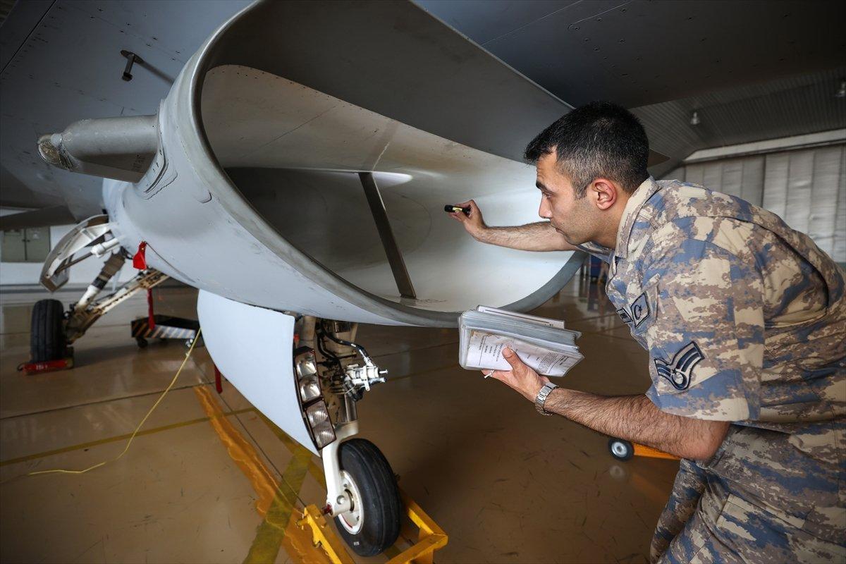 Baba ile oğlu, 9'uncu Ana Jet Üssü'nde birlikte görev yapıyor