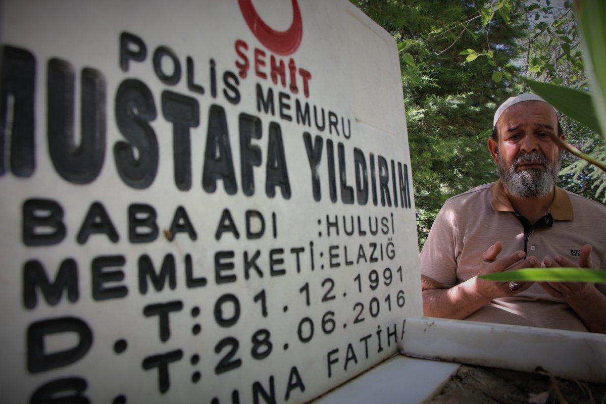 Babalar Günü'nde şehit evladının kabrine gitti: O geleceğine, biz geldik