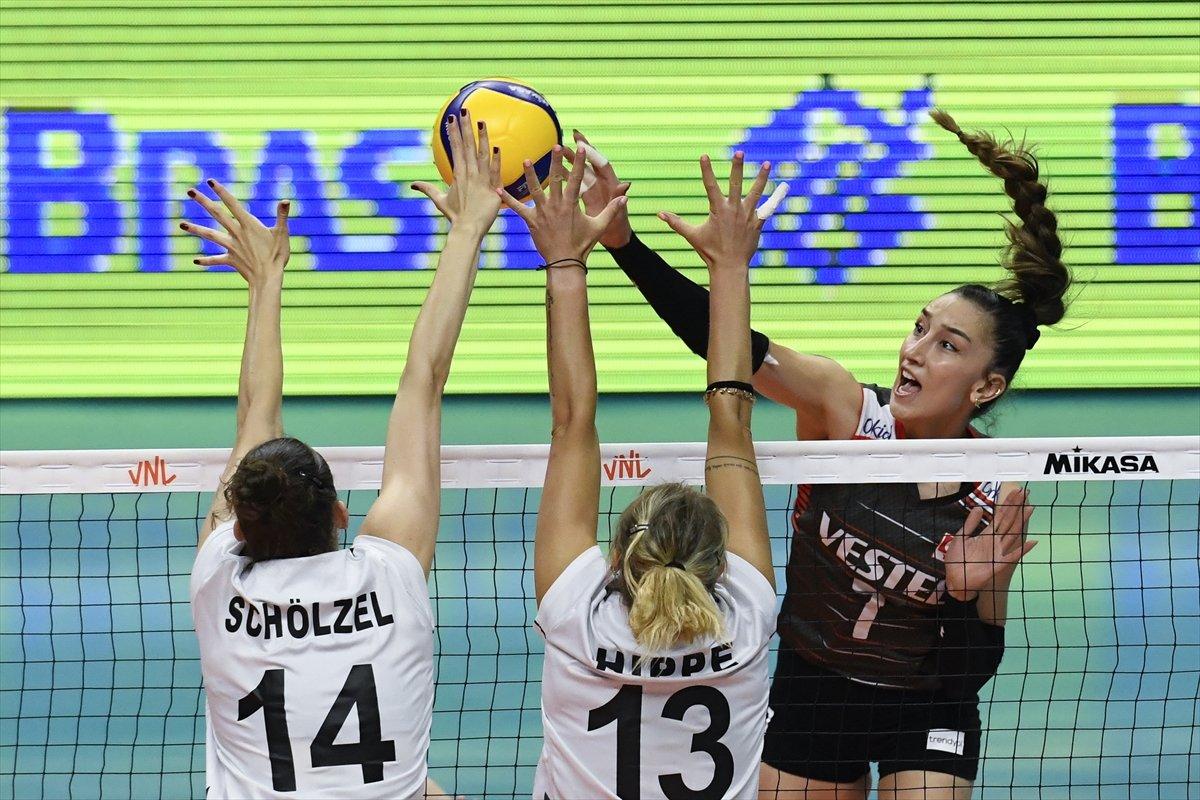 Filenin Sultanları, Almanya'yı set vermeden yendi