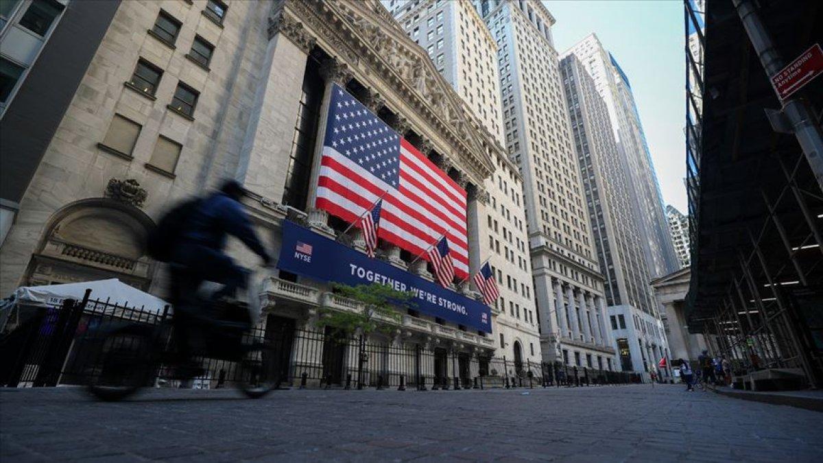 Amerikalıların çoğu, ülke ekonomisinin çökmekte olduğuna inanıyor