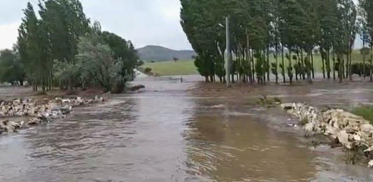 Afyonkarahisar'daki köy sele teslim oldu