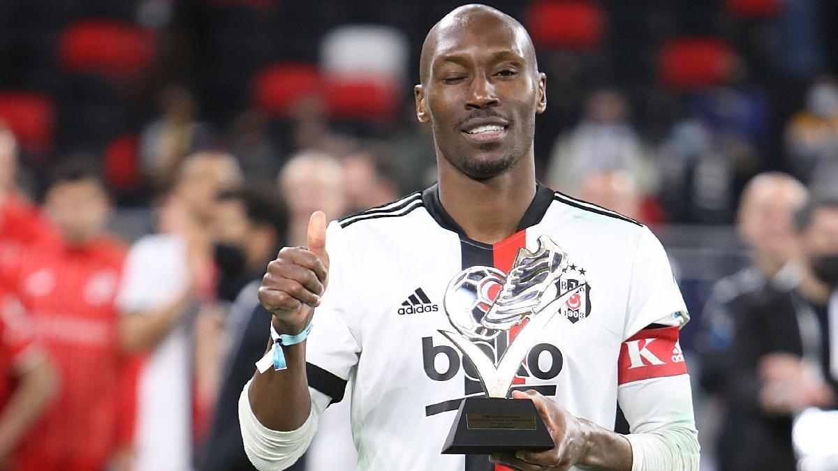 Beşiktaş, Atiba Hutchinson ile sözleşme yenileyecek