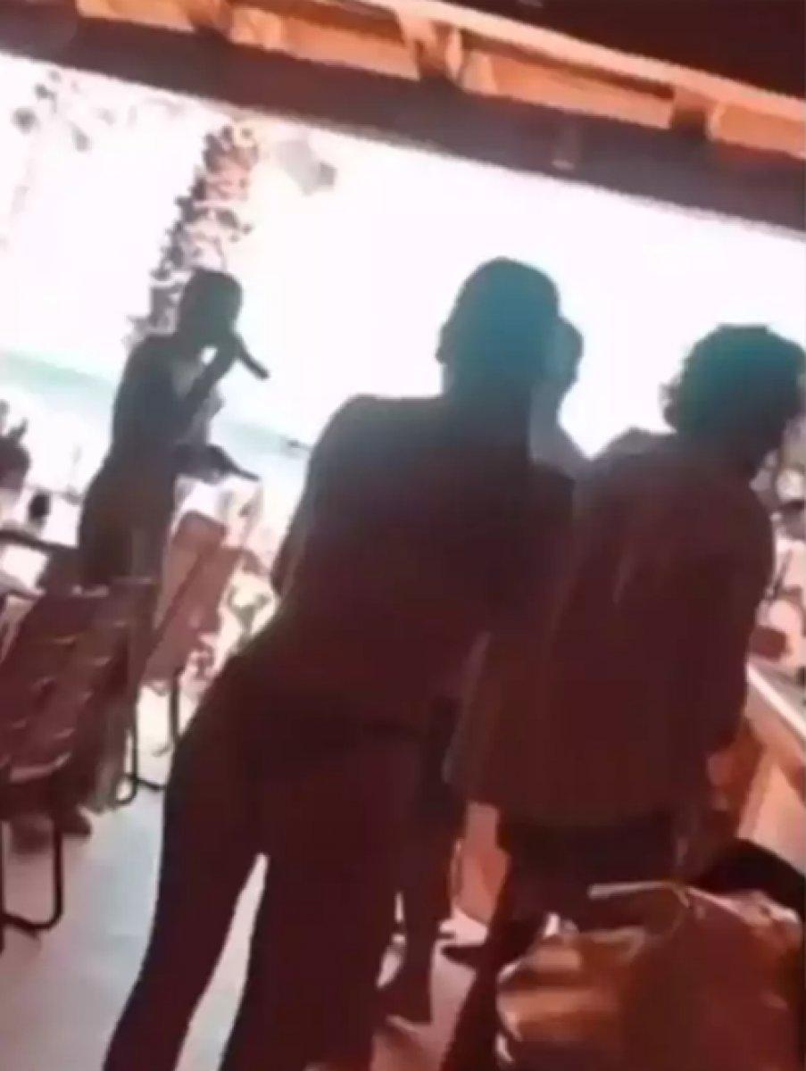 Serenay Sarıkaya, Umut Evirgen'le Yunanistan'a gitti