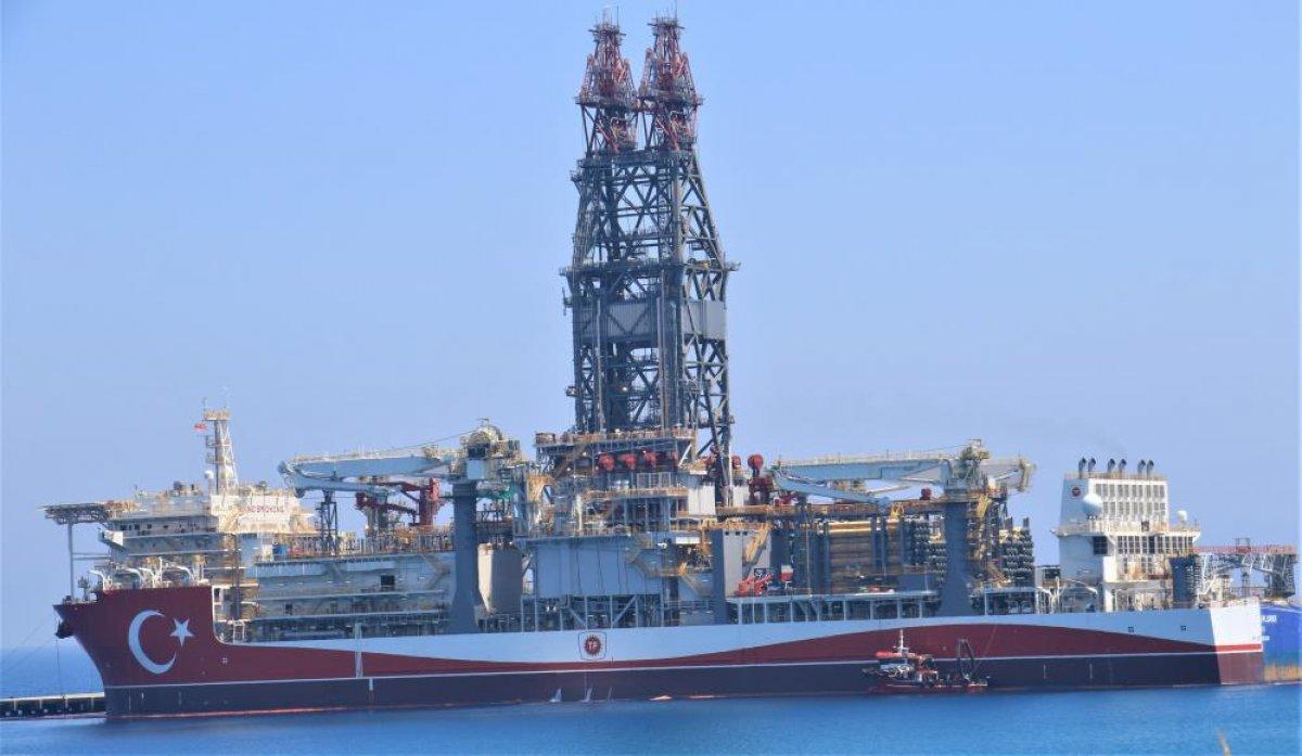 Mersin'de bakımı devam eden Abdülhamid Han görev için gün sayıyor