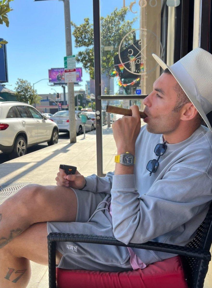 Burak Yılmaz'ın San Francisco'da puro keyfi