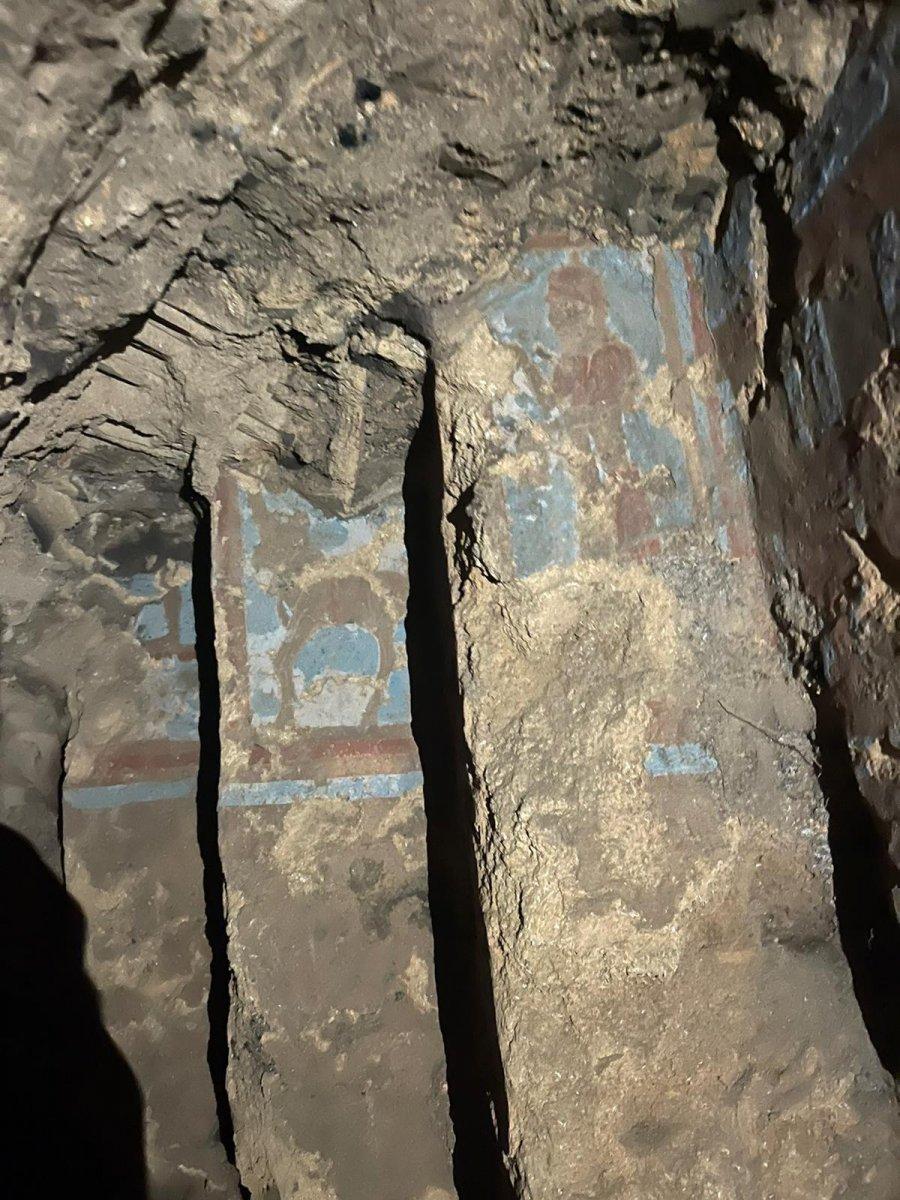 Van'da kaçak kazı yapan defineciler, 2 bin yıllık tarihi yapıyı açığa çıkardı