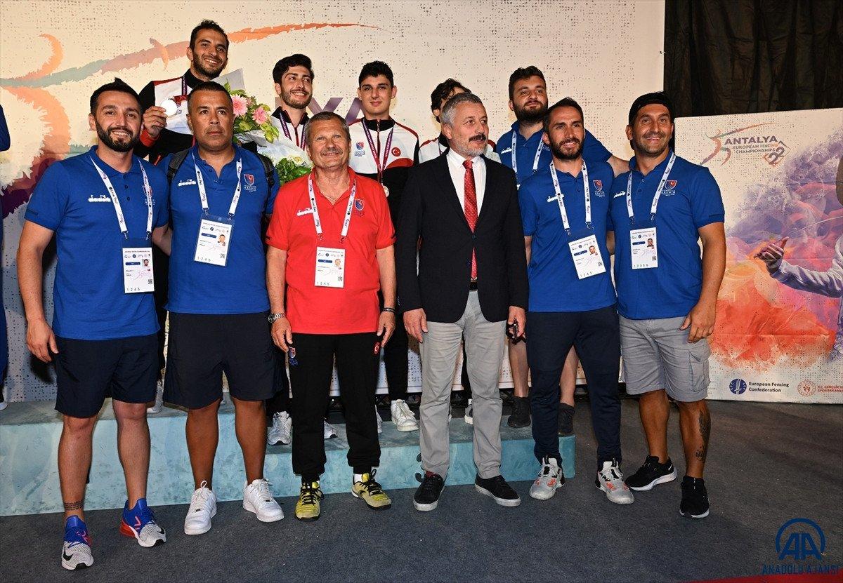 Erkek Kılıç Milli Takımı'ndan Avrupa'da tarihi başarı