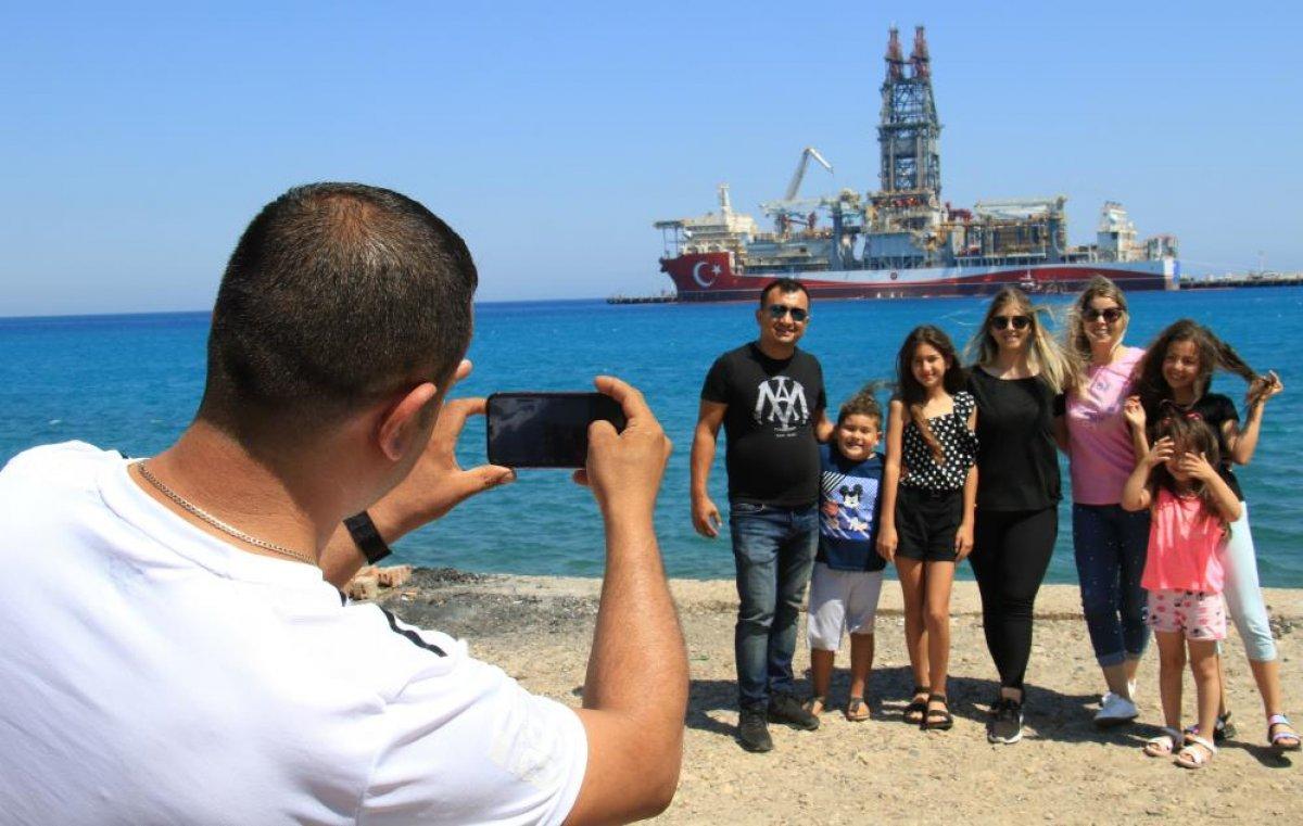 Mersin'de bakımı devam eden Abdülhamid Han görev için gün sayıyor