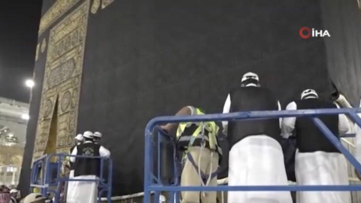 Kabe örtüsü 3 metre yukarı çekildi