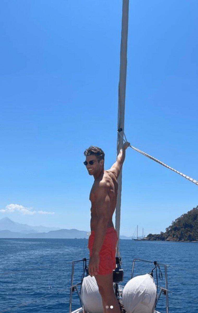 Şükrü Özyıldız'dan kas şov