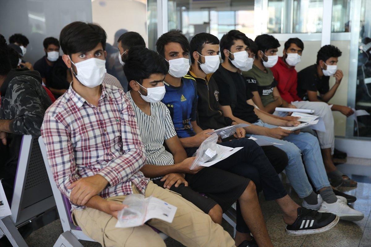 454 kaçak göçmen, Malatya'dan Afganistan'a gönderildi