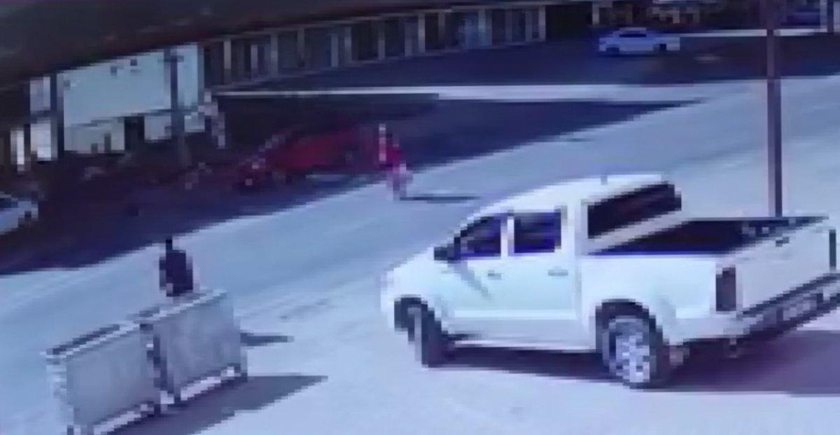 Bitlis'te, 8 yaşındaki çocuğu hayattan koparan kaza kamerada