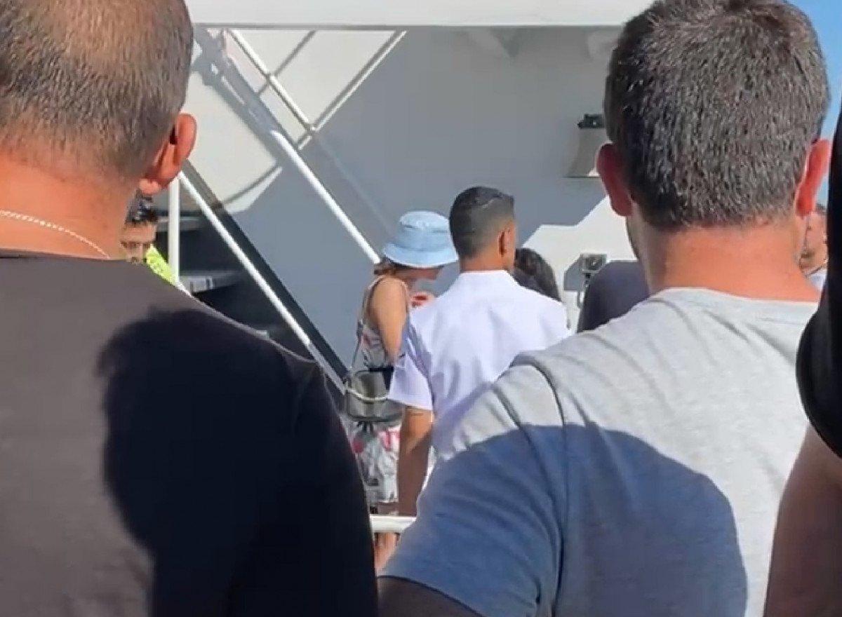 Balıkesir’de yolcuların koltuk kavgası, deniz otobüsünü iskeleye döndürdü