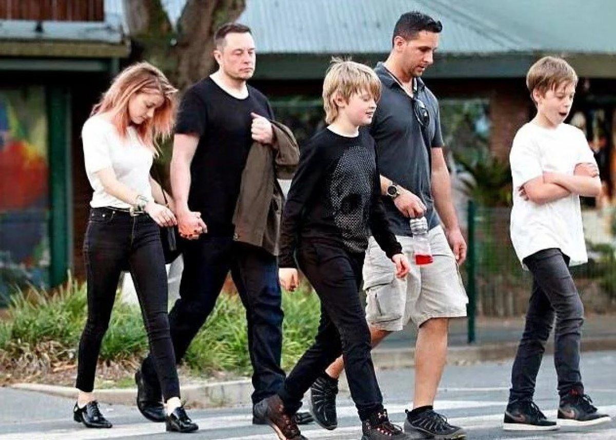 Elon Musk’ın oğlu adını ve cinsiyetini değiştiriyor