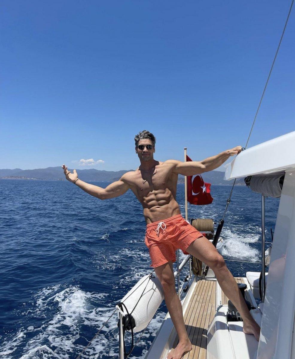 Şükrü Özyıldız'dan kas şov