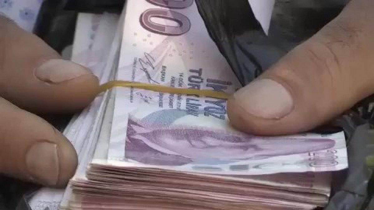 Şanlıurfa’da bankadan çektiği parayı kaldırımda unuttu