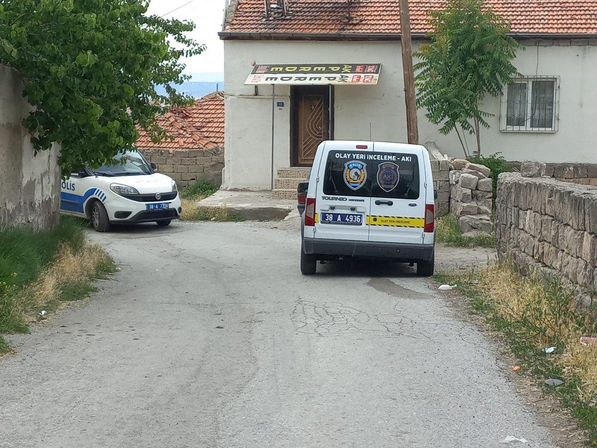 Kayseri'de Suriye uyruklu eşini bıçaklayan şahıs, gözaltına alındı