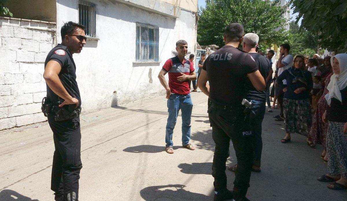 Adıyaman’da 5 yaşındaki çocuk, yaslandığı camla halasının üzerine düştü