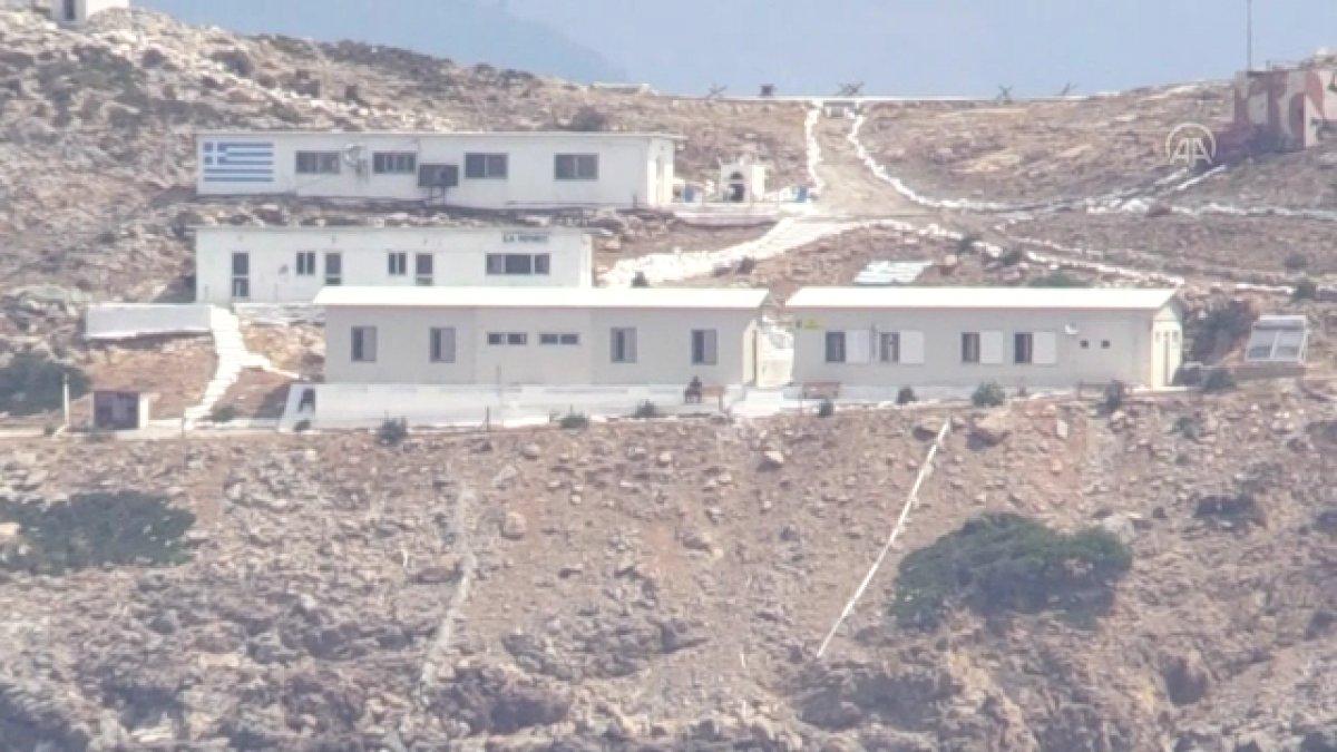 Yunanistan'ın Keçi Adası'ndaki silahlandırma provokasyonu görüntülendi
