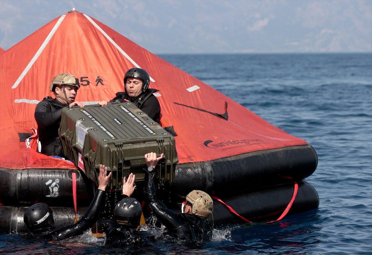 Deniz Kuvvetleri'nin kurtarıcı timi PAK, üstün yetenekleriyle göze çarpıyor