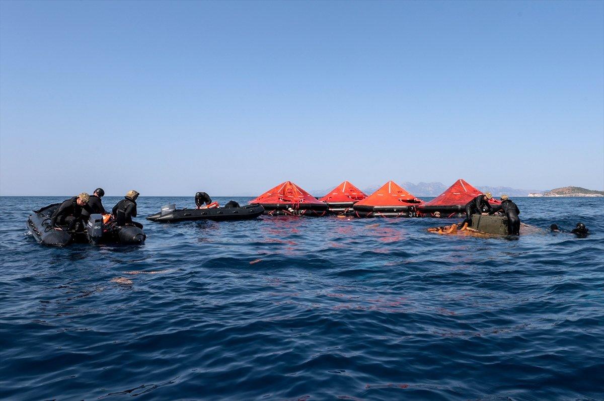 Deniz Kuvvetleri'nin kurtarıcı timi PAK, üstün yetenekleriyle göze çarpıyor