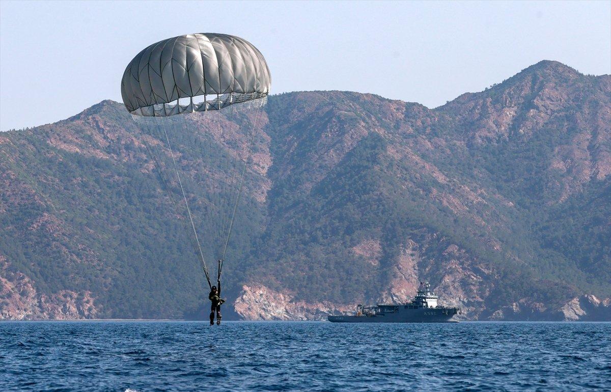 Deniz Kuvvetleri'nin kurtarıcı timi PAK, üstün yetenekleriyle göze çarpıyor