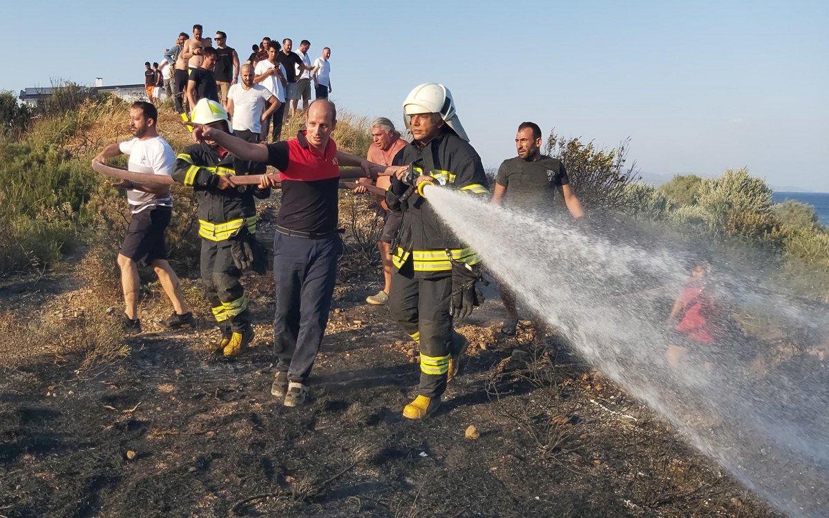 Datça'da otluk alanda çıkan yangın söndürüldü