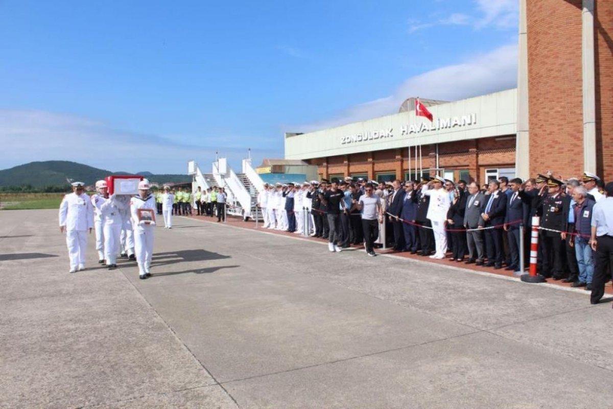 Şehit Fatih Özkaya’nın naaşı Zonguldak Havalimanı’na getirildi