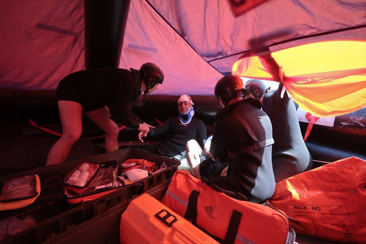 Deniz Kuvvetleri'nin kurtarıcı timi PAK, üstün yetenekleriyle göze çarpıyor