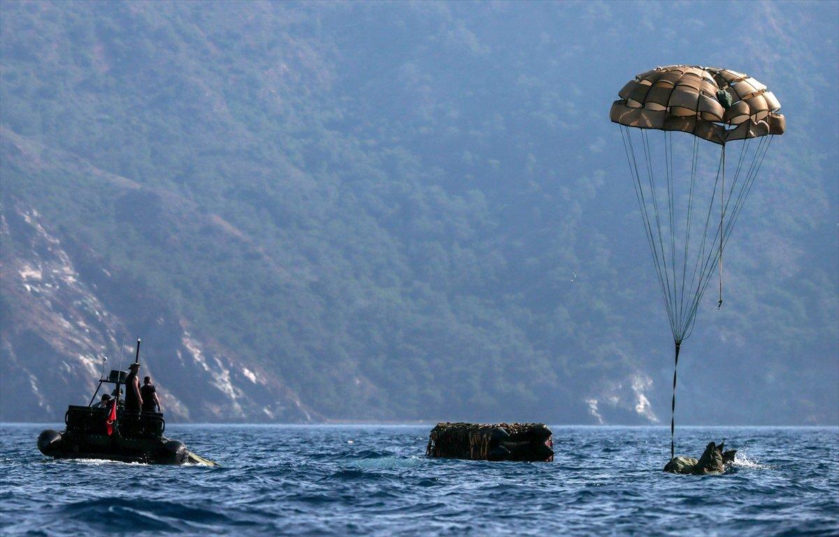 Deniz Kuvvetleri'nin kurtarıcı timi PAK, üstün yetenekleriyle göze çarpıyor