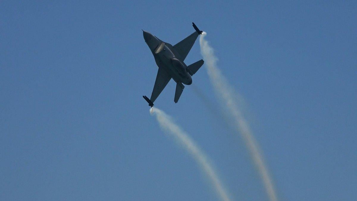 Yalova'da SOLOTÜRK rüzgarı esti