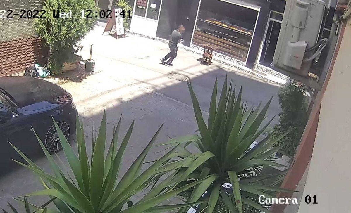 Antalya'da bıçakladığı şahsa tampon yaptı