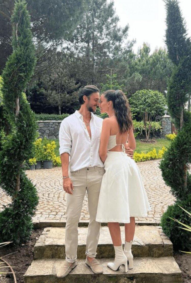 Pelin Akil: Anıl  çok saçmalıyor