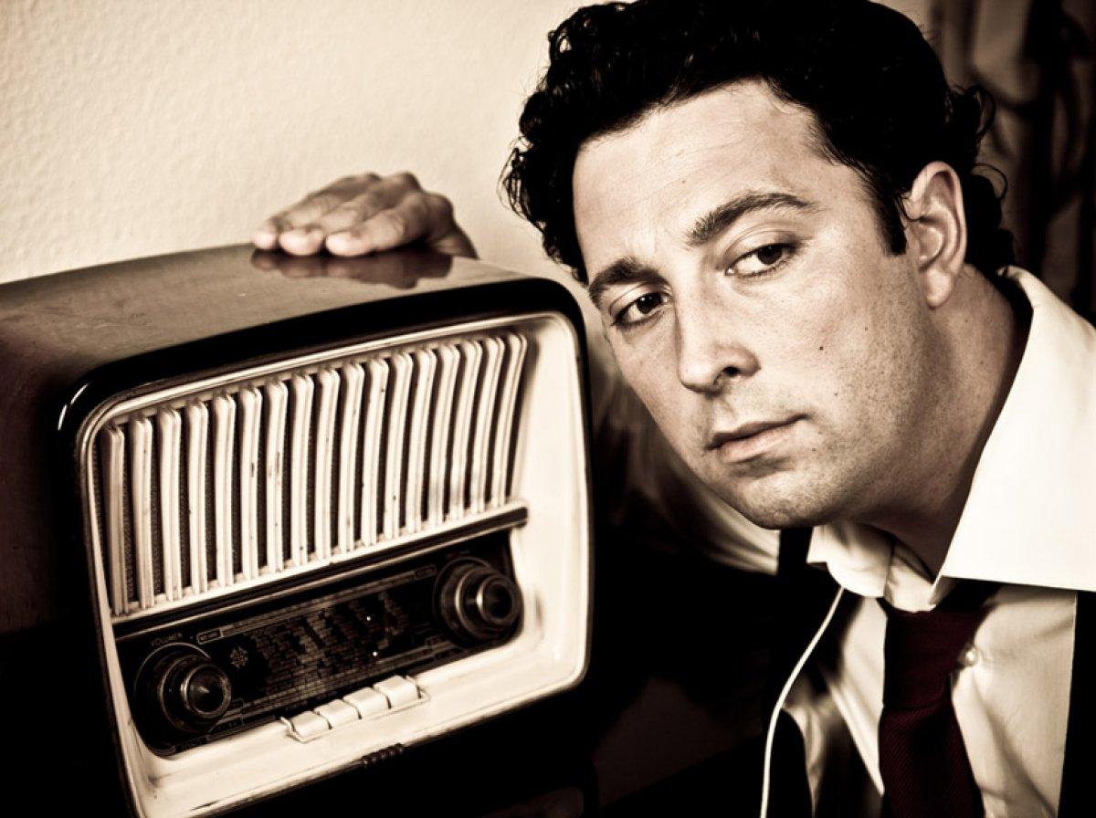 İki kitapla radyo yolculuğu: Babamın Tanrı Olduğunu Sandım ve Türkiye Hikayelerini Anlatıyor