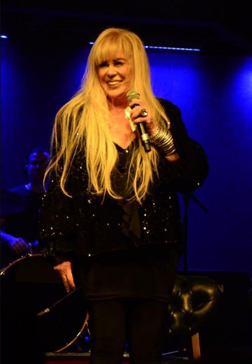 Zerrin Özer müziği bıraktı