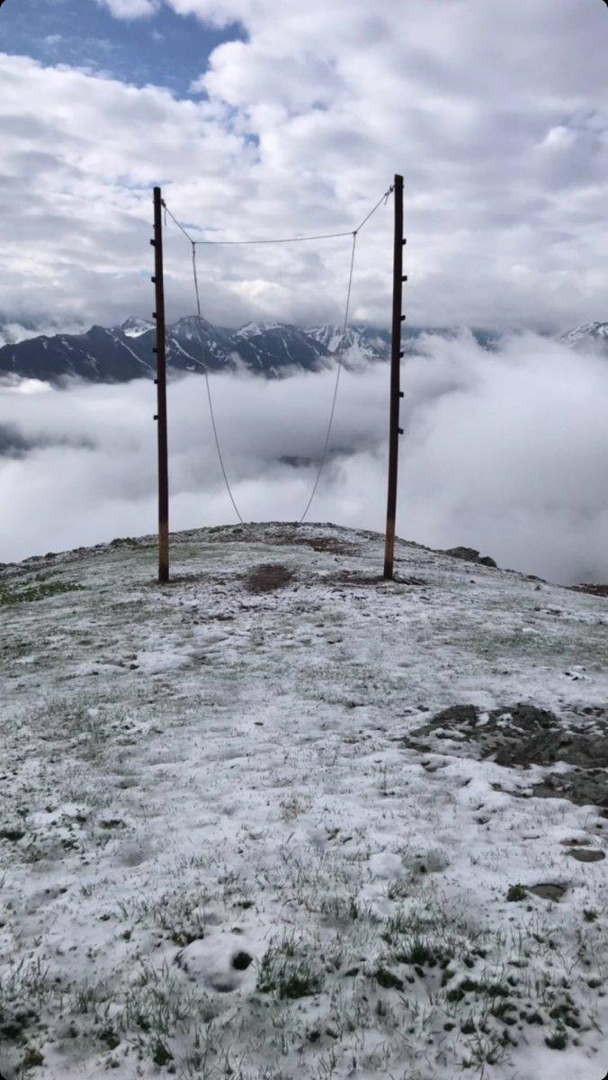 Rize'de Tahpur Yaylası beyaza büründü