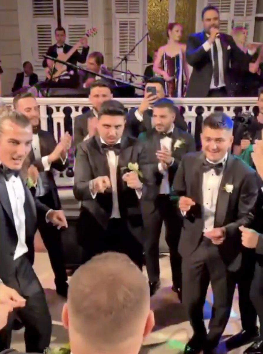 Ozan Tufan ve Cengiz Ünder'in düğünde eğlenceli anları