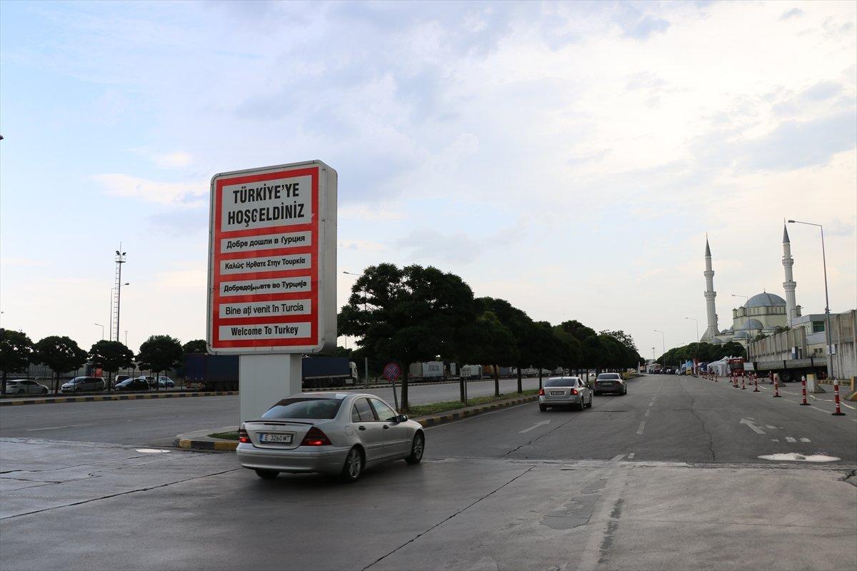 Gurbetçilerin memleket yolculuğu devam ediyor