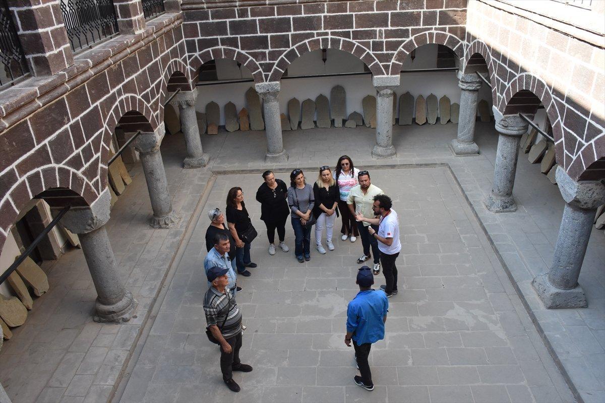 Hakkari, yerli ve yabancı turistleri ağırlıyor