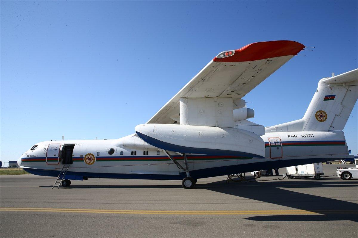 Azerbaycan, yangın söndürme çalışmaları için amfibi uçağı gönderdi