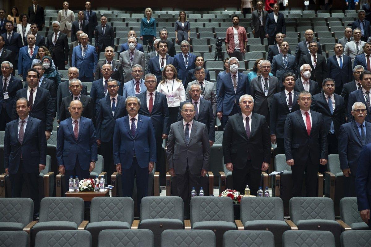 Bekir Bozdağ: Haksız tahrik konusunun tartışmaya açılmasında fayda görüyorum