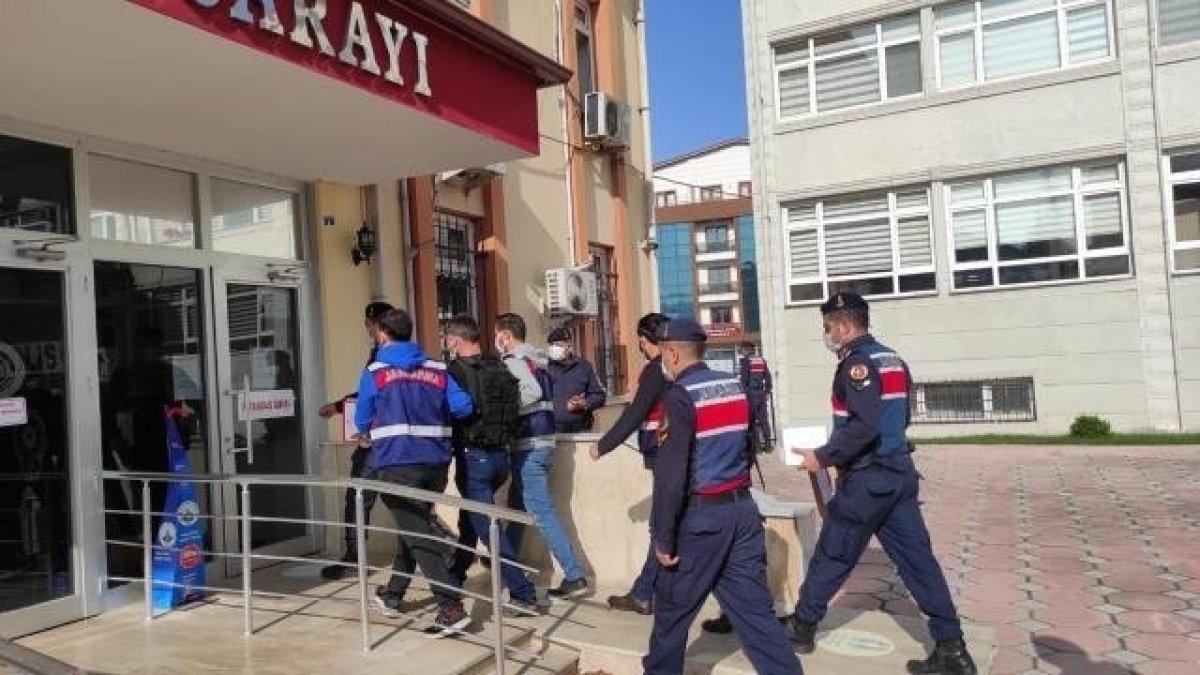 Kocaeli'de sosyal medyadan eşine istek atan kuzenini öldürdü